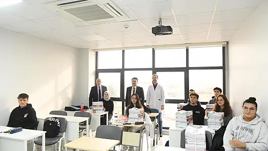 'GENÇLERİMİZLE GELECEĞİMİZİ İNŞA EDİYORUZ'