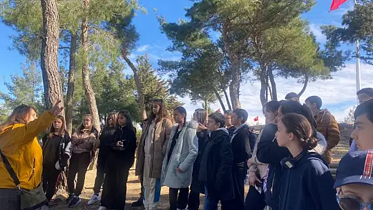 Karesili Öğrenciler Çanakkale'de Ecdat İle Buluştu