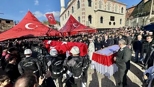 Şehit Emirhan Aramış Büyükyenice'de Toprağa Verildi