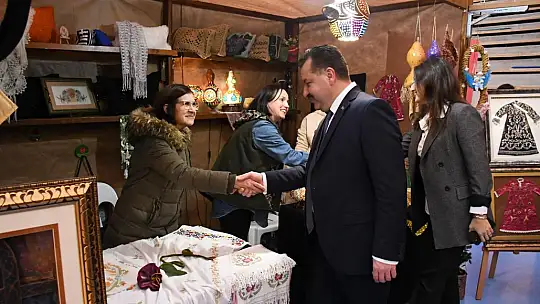 Yılbaşı hediyeleri 'El Emeği Ürünler Fuarı'ndan