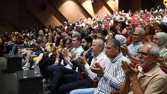 Altıeylül Alaturka Türk Müziği Topluluğu büyük beğeni topladı