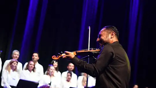 Altıeylül Alaturka Türk Müziği Topluluğu büyük beğeni topladı