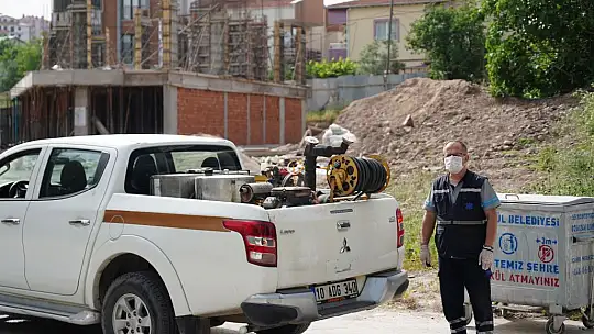 Altıeylül Belediyesi'nden Sivrisinek Ve Haşerelere Karşı İlaçlama