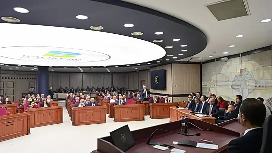 BAŞKAN AHMET AKIN, YÖNETİCİLERLE İLK TOPLANTISINI YAPTI