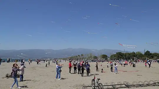 22. Edremit Uçurtma Şenliği Yapıldı