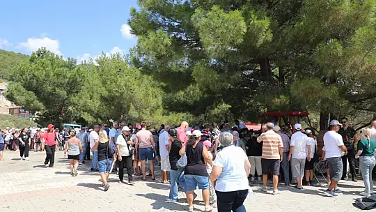 35. Geleneksel Güre Sarıkız Hayrı binlerce kişinin katılımıyla yapıldı
