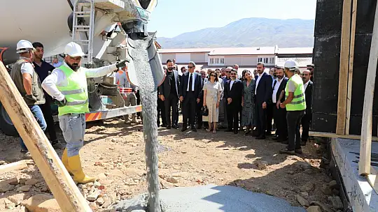 Her Çocuk Bir Define: Dünya İnsanı Dayanışma Derneği 11. Köy Okulunun Temelini Attı