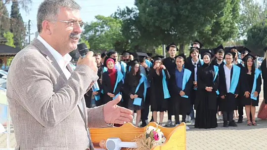 Kepsut MYO'da Mezuniyet Coşkusu