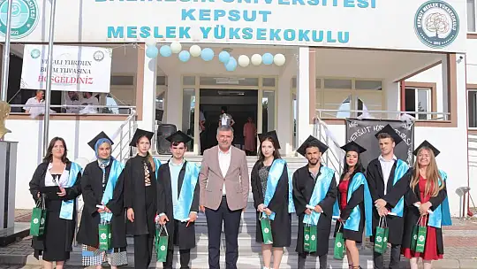 Kepsut MYO'da Mezuniyet Coşkusu