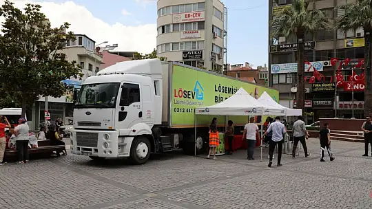 LÖSEV Edremit'te yüzleri güldürdü