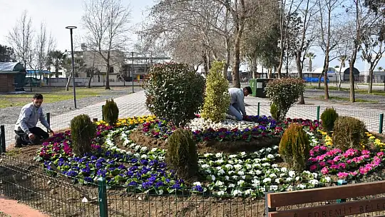 Edremit bahara erken girdi