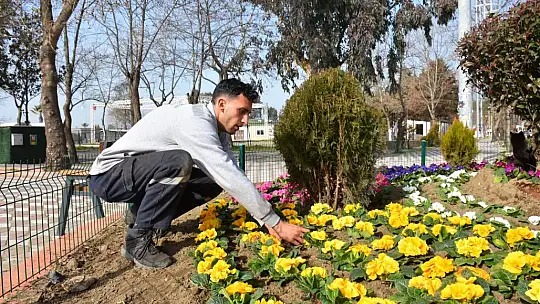 Edremit bahara erken girdi