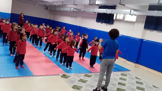 Okullarda 'Hareketli Yaşam ve Sportif Faaliyetler' Devam Ediyor