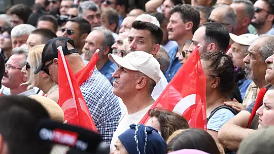 Özgür Özel: Ahmet Akın'ın Makam Kahvesini İçmeyi Çoktan Hak Ettik