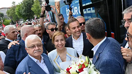 Özgür Özel: Ahmet Akın'ın Makam Kahvesini İçmeyi Çoktan Hak Ettik