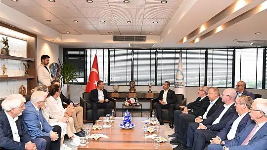 Özgür Özel: Ahmet Akın'ın Makam Kahvesini İçmeyi Çoktan Hak Ettik