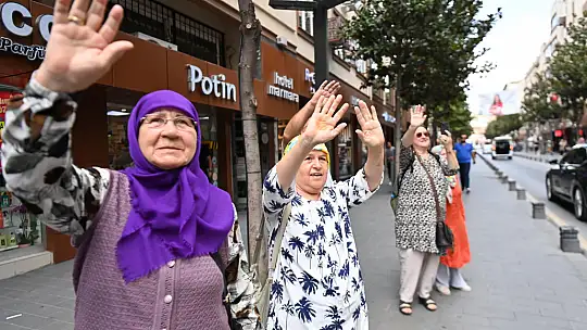 Özgür Özel: Ahmet Akın'ın Makam Kahvesini İçmeyi Çoktan Hak Ettik