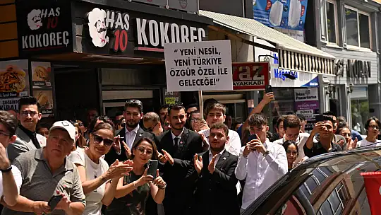 Özgür Özel: Ahmet Akın'ın Makam Kahvesini İçmeyi Çoktan Hak Ettik