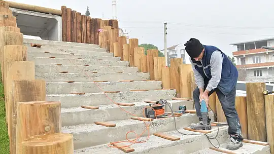 KARESİ'DE YENİ PARKLAR YAPILIYOR
