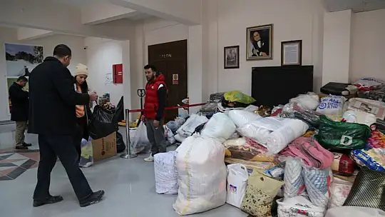 Edremit'ten Deprem Bölgesine Yardım Eli