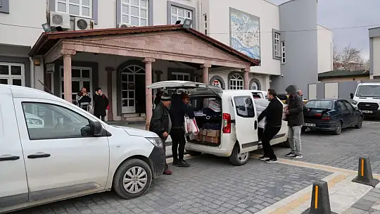 Edremit'ten Deprem Bölgesine Yardım Eli