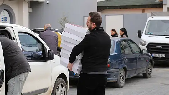 Edremit'ten Deprem Bölgesine Yardım Eli
