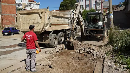 Edremit Belediyesi yol çalışmalarına hız verdi