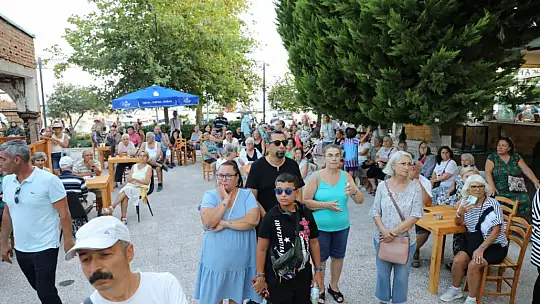 Tarihi Çınaraltı Çay Bahçesi yeniden açıldı