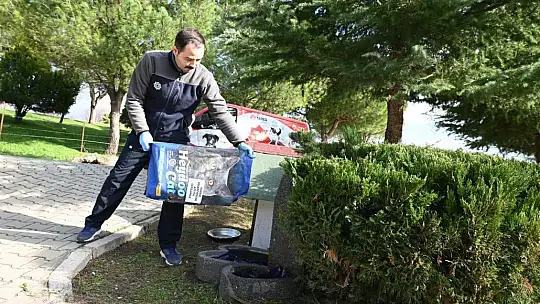 KARESİ'DEN SOKAK HAYVANLARINA ŞEFKAT ELİ