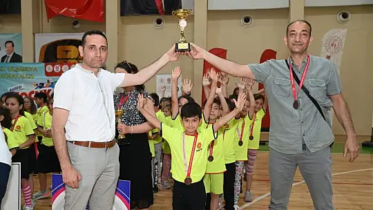Karesi'de Çocuklar Unutulan Oyunları Öğreniyor