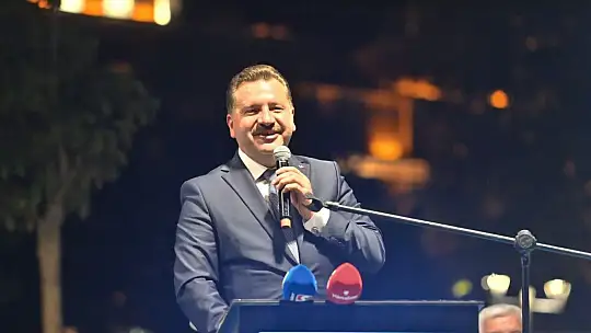 ŞİİRLER TARİHİ MEYDANDA DİLE GETİRİLDİ