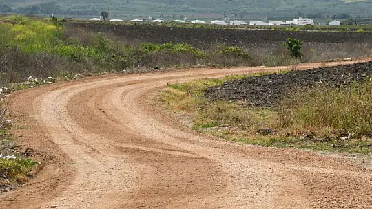 Kırsal mahalleler istedi, Başkan Ahmet Akın çalışmayı başlattı
