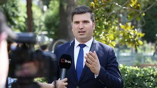 Tayfun Canlı Tatilcileri Edremit'e Davet Etti…