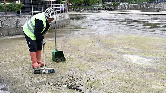 Atatürk Parkı göz kamaştırmaya devam ediyor