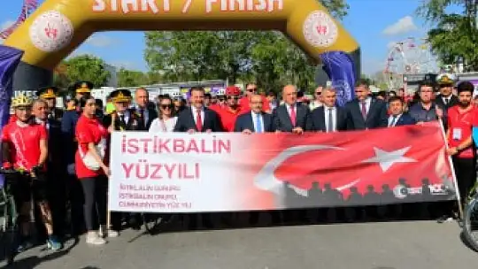 PEDALLAR CUMHURİYET İÇİN ÇEVRİLDİ.