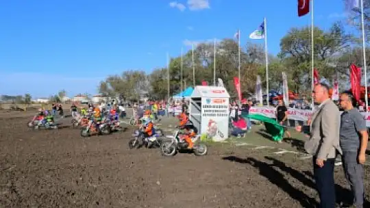 Gönen'de Motokros Heyecanı