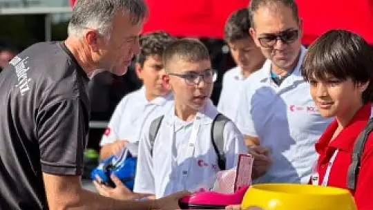 PEDALLAR CUMHURİYET İÇİN ÇEVRİLDİ.