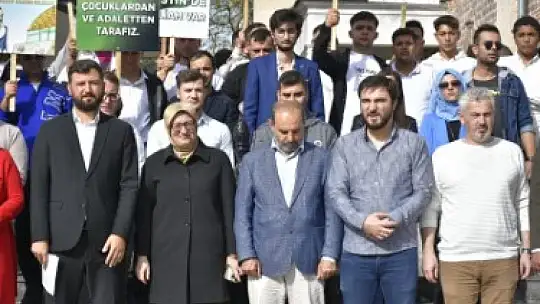 Balıkesir'de AK Parti'li gençler İsrail'i protesto etti