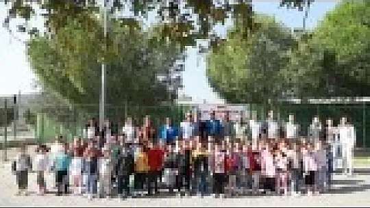 Burhaniye'de Öğrencilerin hayvan Sevgisi