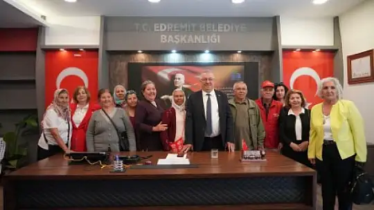 BAYRAMDA BAŞKAN ERTAŞ'A ZİYARETÇİ AKINI