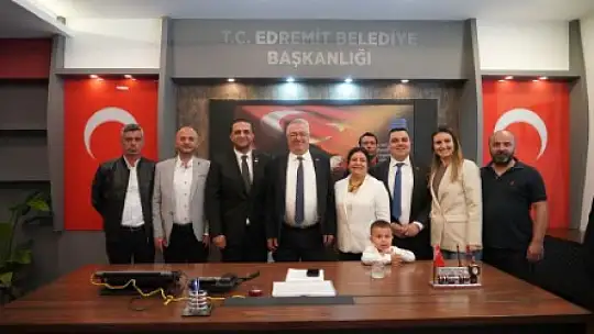 BAYRAMDA BAŞKAN ERTAŞ'A ZİYARETÇİ AKINI