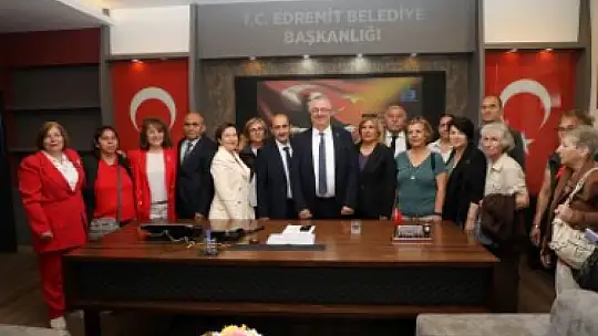 BAYRAMDA BAŞKAN ERTAŞ'A ZİYARETÇİ AKINI