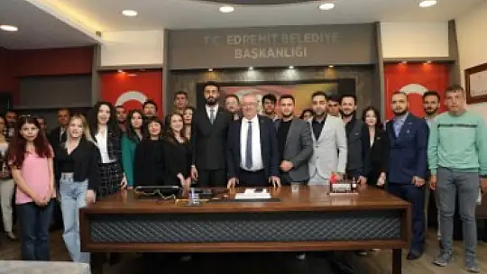 BAYRAMDA BAŞKAN ERTAŞ'A ZİYARETÇİ AKINI
