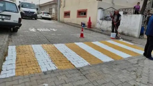 Burhaniye'nin Her Mahallesinde 'Önce Yaya'