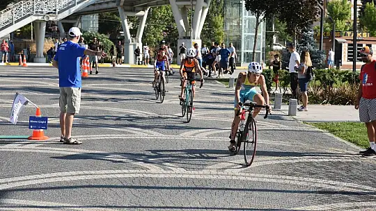2022 Triatlon Türkiye Kupası Balıkesir'de Yapıldı