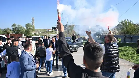 Başkan Ahmet Akın'a Susurluk ve Karesi'de coşkulu karşılama