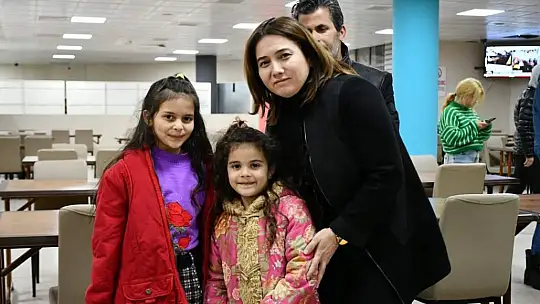 Vali Şıldak'ın Eşinden Depremzedelere Yakın İlgi
