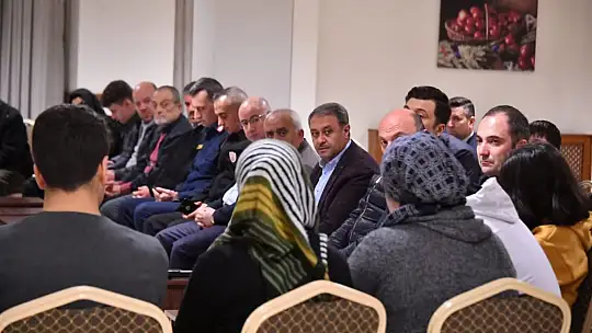 Vali Şıldak, afetzedeleri dinledi, sorunlarıyla yakından ilgilendi.