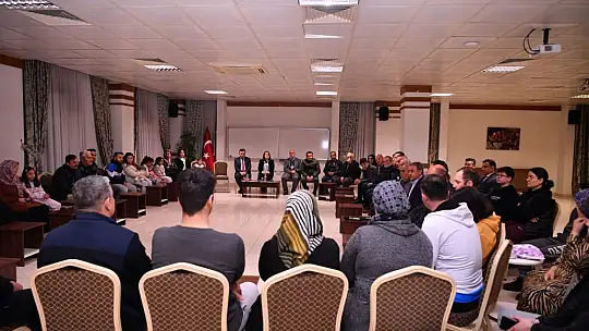 Vali Şıldak, afetzedeleri dinledi, sorunlarıyla yakından ilgilendi.