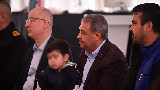 Vali Şıldak, afetzedeleri dinledi, sorunlarıyla yakından ilgilendi.